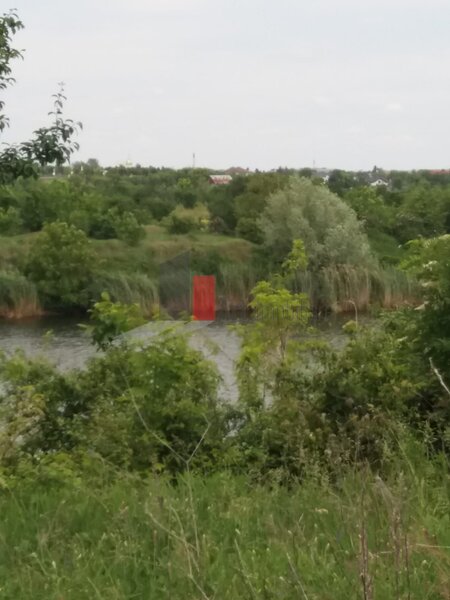 Buftea, teren cu iesire la lac